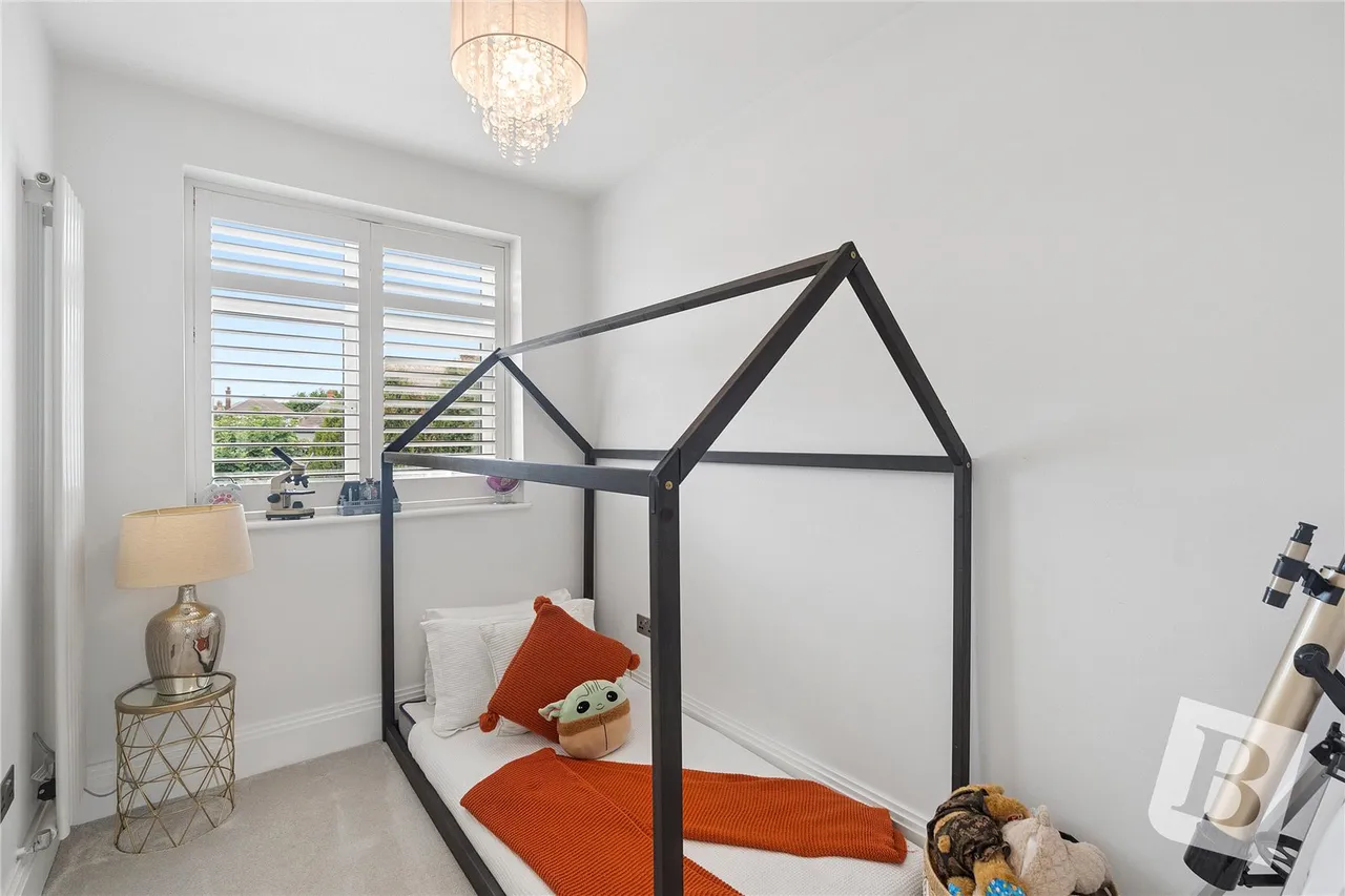 Parkside Avenue, Romford, RM1, photo 13