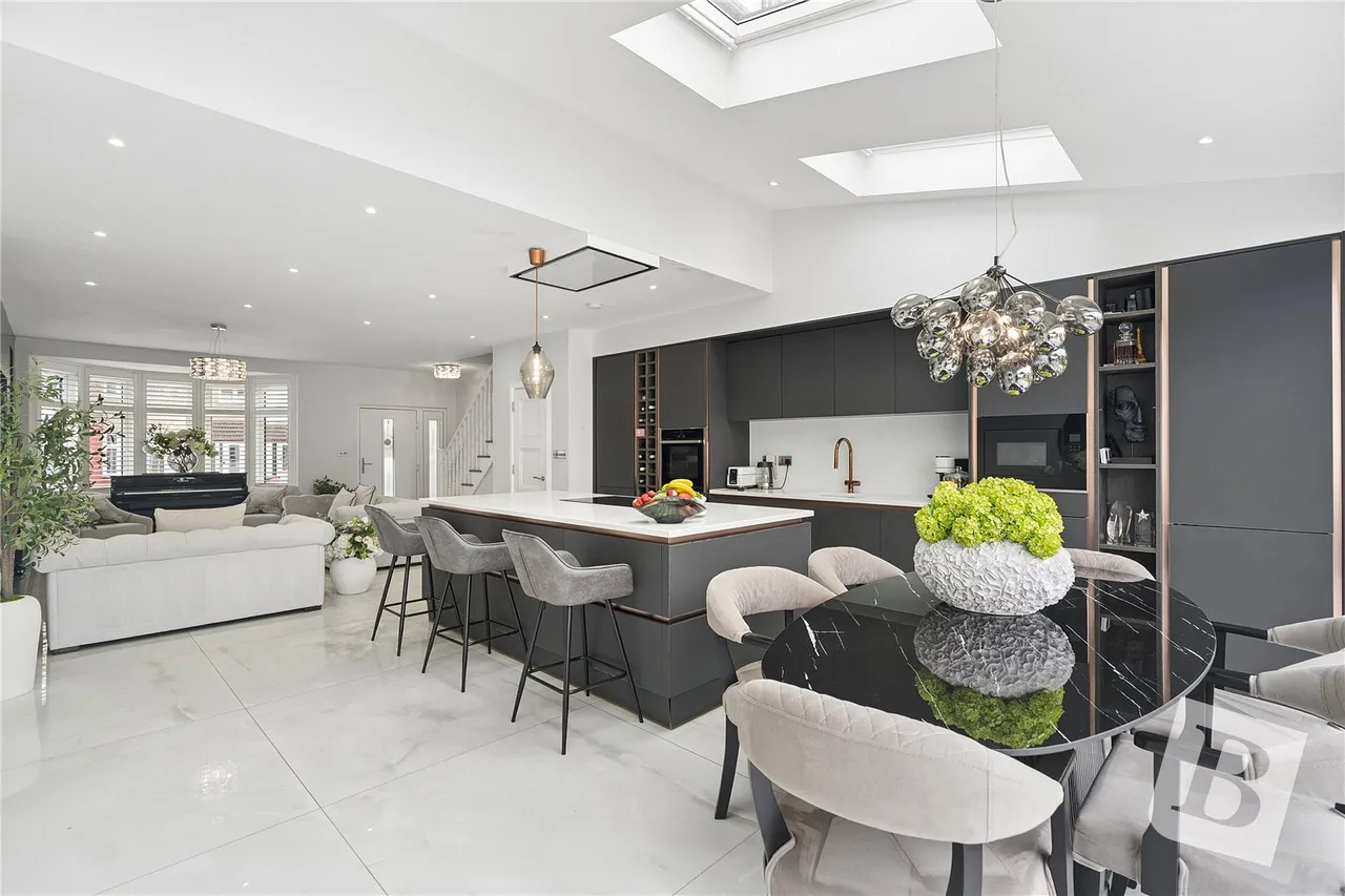 Parkside Avenue, Romford, RM1, photo 9