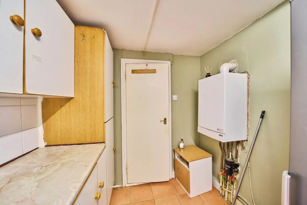 Buckingham Road, London, E15, photo 13