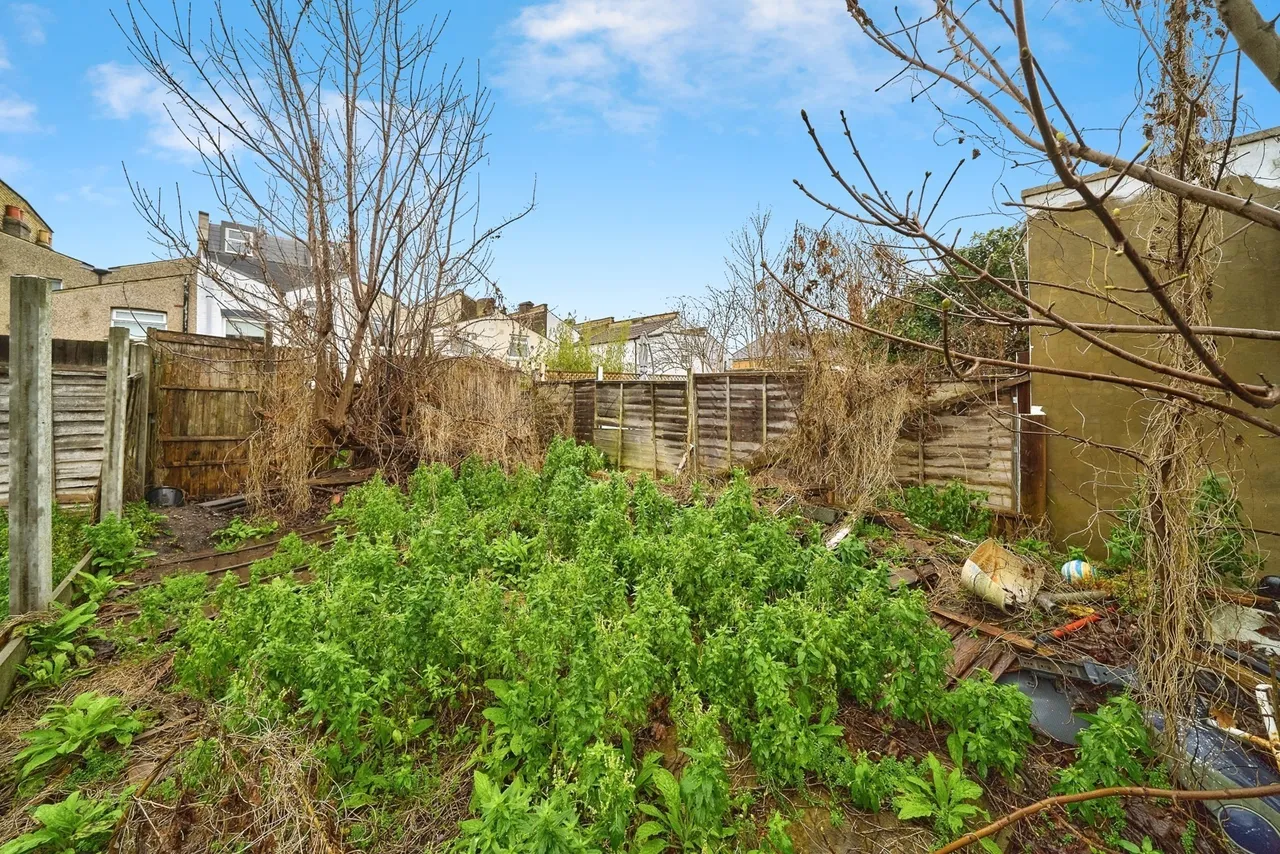 Buckingham Road, London, E15, photo 11