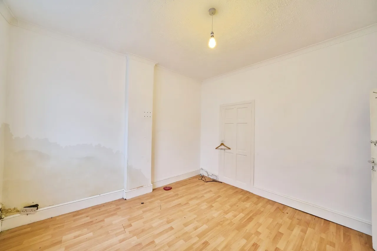 Buckingham Road, London, E15, photo 5