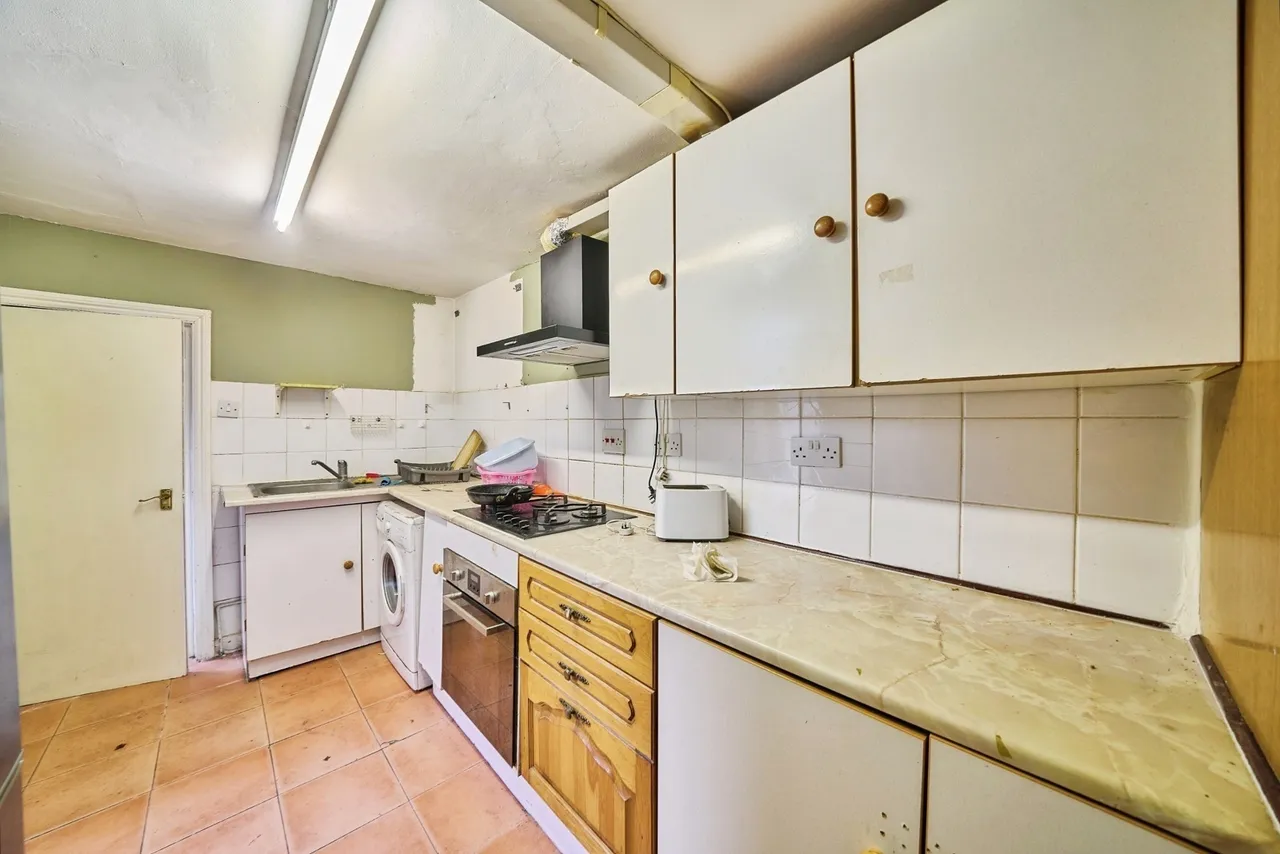 Buckingham Road, London, E15, photo 7