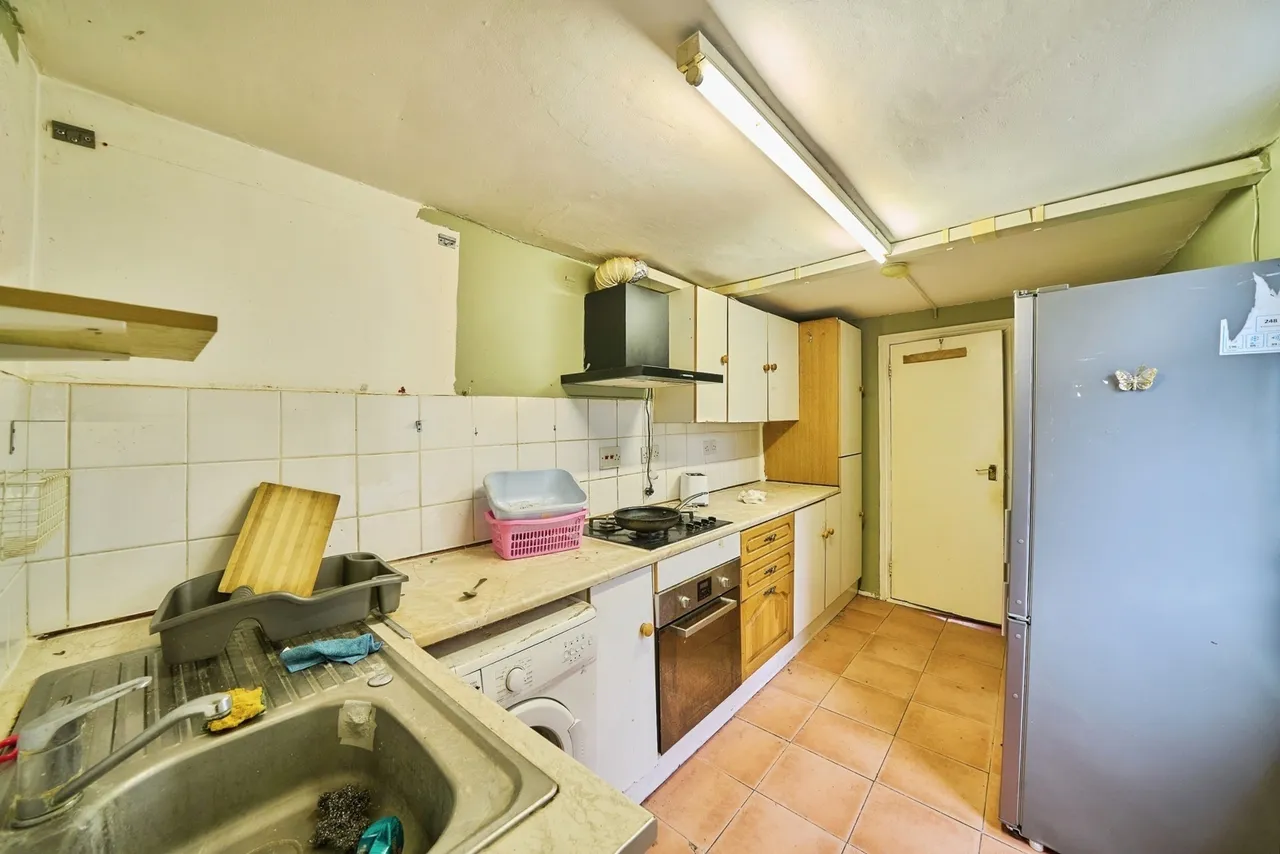 Buckingham Road, London, E15, photo 6