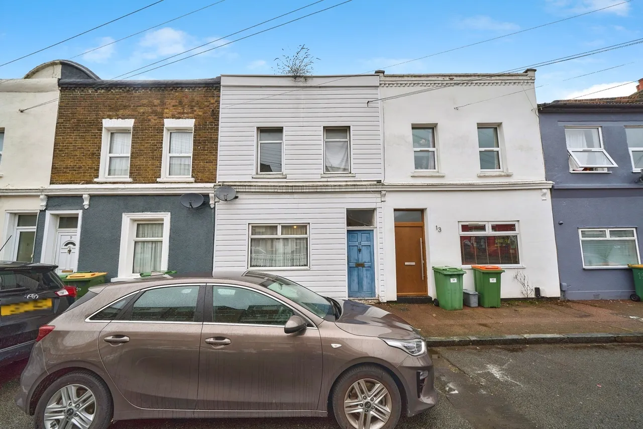 3 bed house for sale — Buckingham Road, London, E15