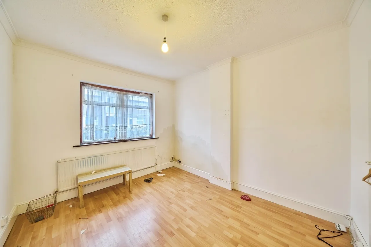 Buckingham Road, London, E15, photo 3