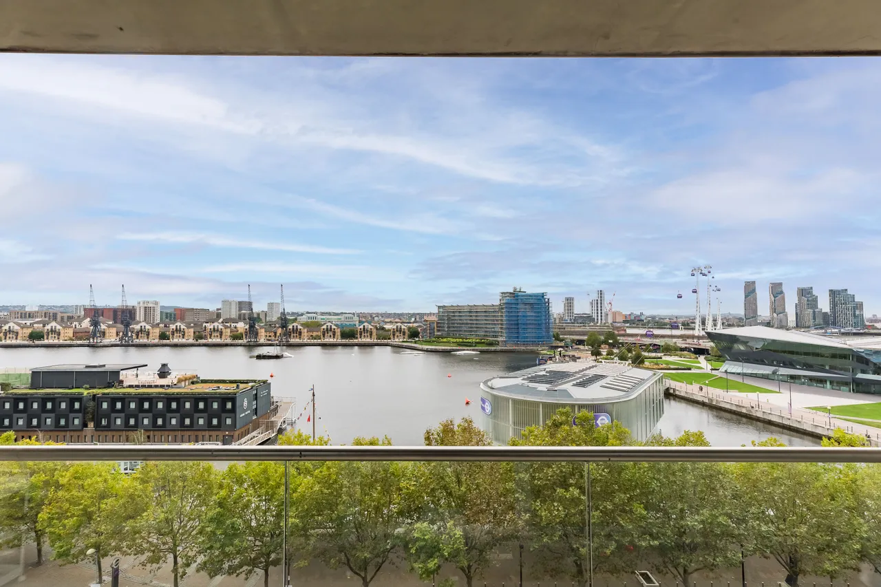 2 bed flat for sale — 78 Adriatic Apartments, 20 Western Gateway, London