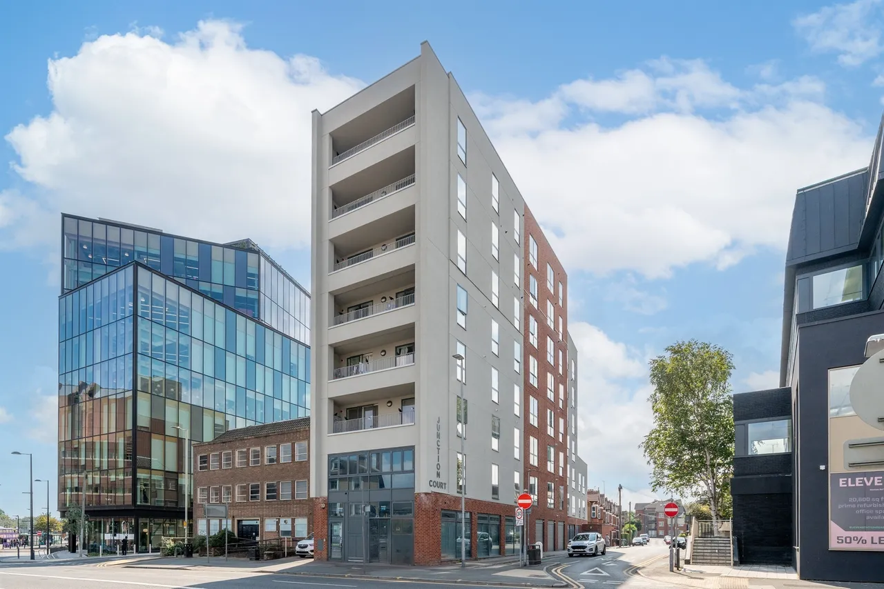 Junction Court, Watford, photo 2