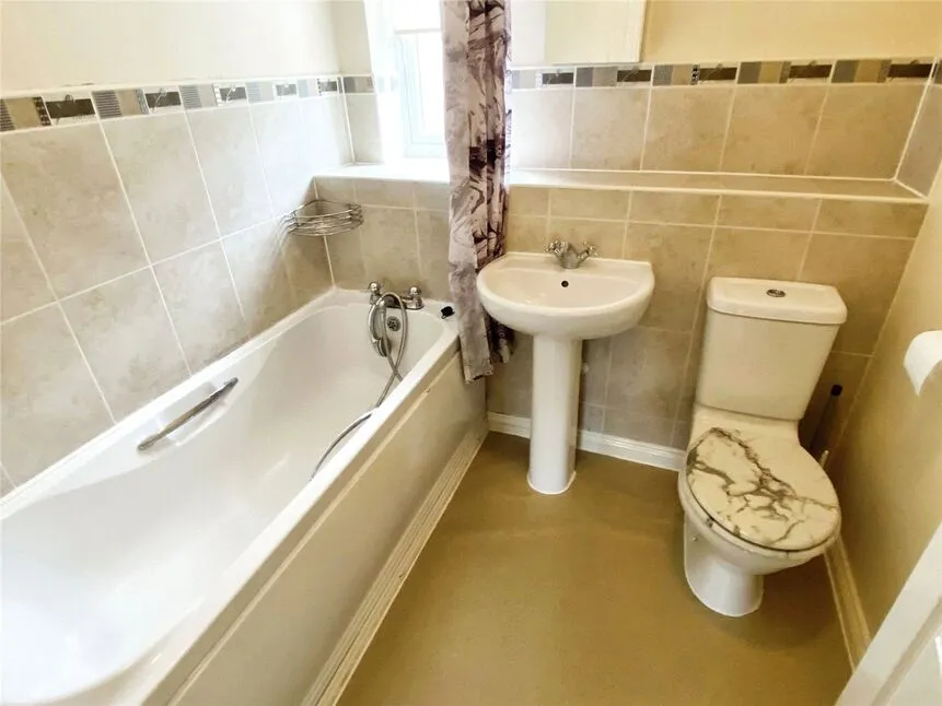 Spruce Road, Nuneaton, Warwickshire, CV10, photo 7