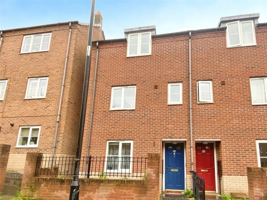4 bed house to rent — Spruce Road, Nuneaton, Warwickshire, CV10