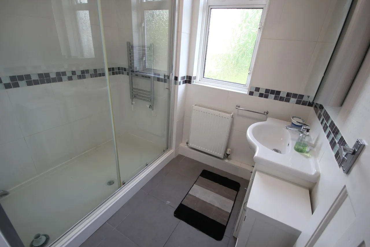 Castleton Avenue, Wembley, photo 11