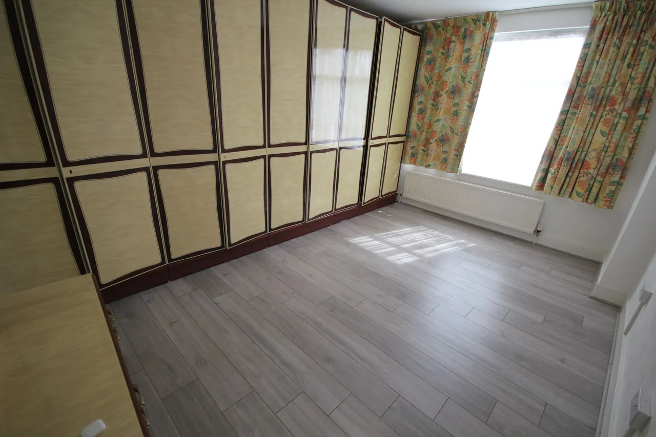 Castleton Avenue, Wembley, photo 10