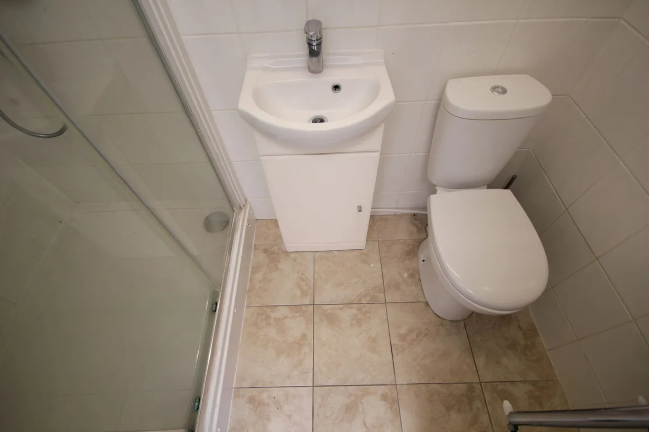 Castleton Avenue, Wembley, photo 6