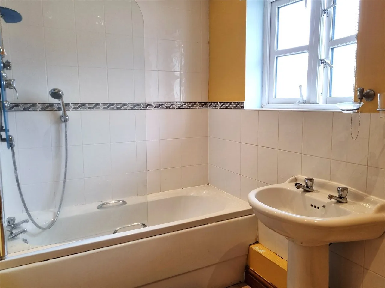 Bridge Terrace, Llanbadarn Fawr, SY23, photo 12