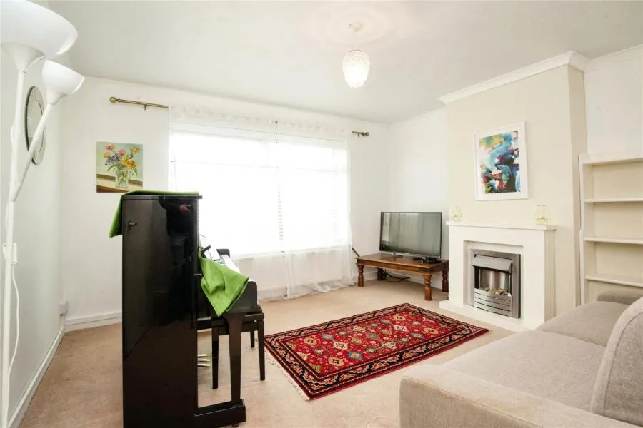 Gwynant Crescent, Cyncoed, CF23, photo 3