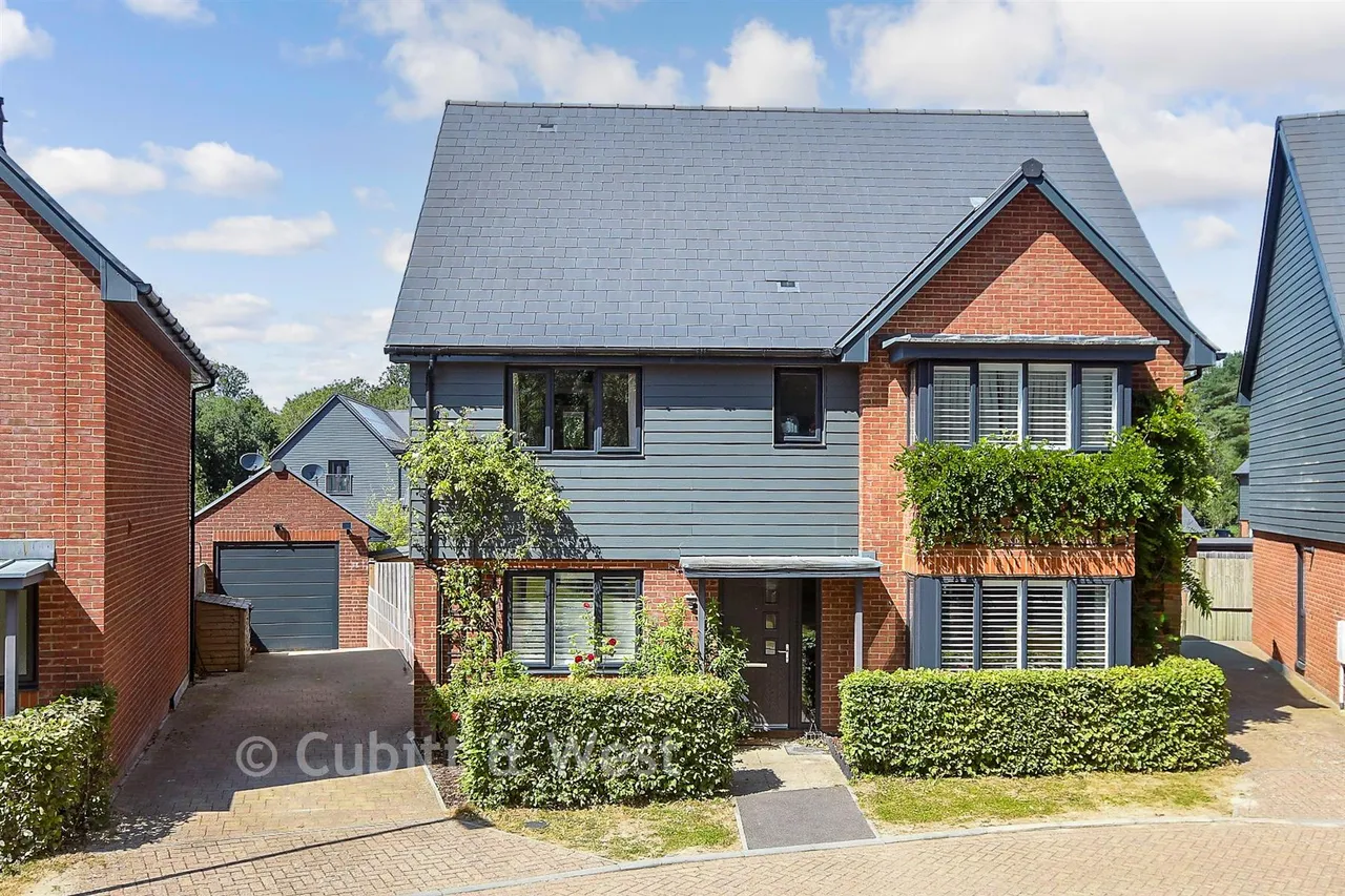 4 bed house for sale, Long Lane, Handcross, RH17