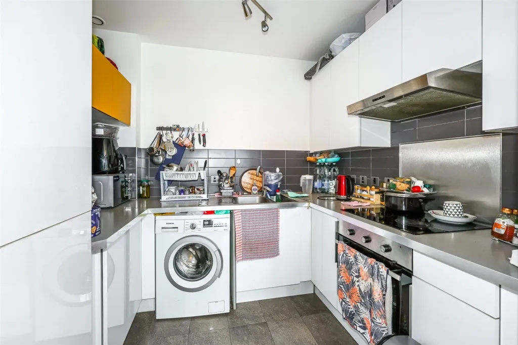 Bromyard Avenue, Acton, W3, photo 7