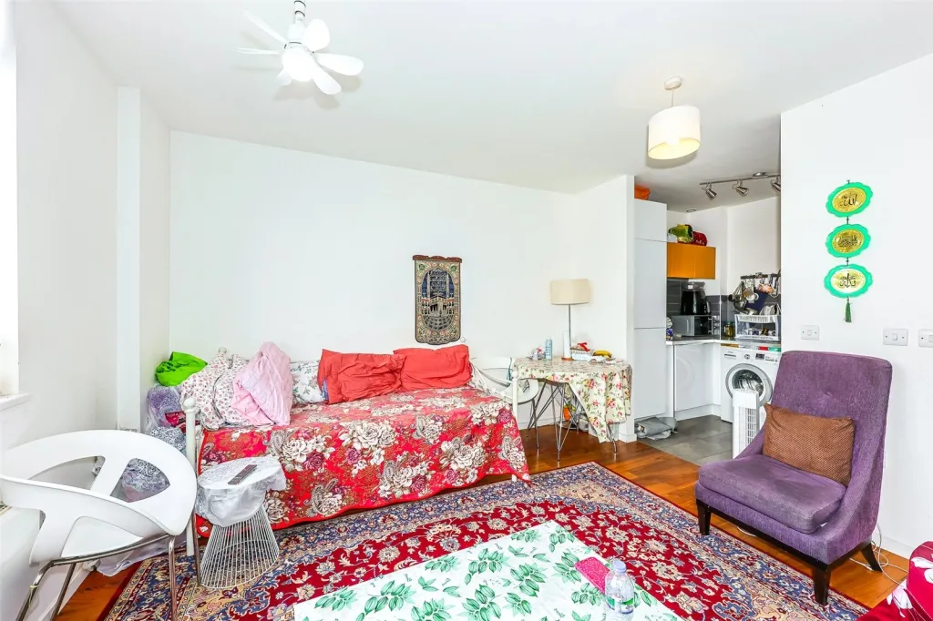 Bromyard Avenue, Acton, W3, photo 13