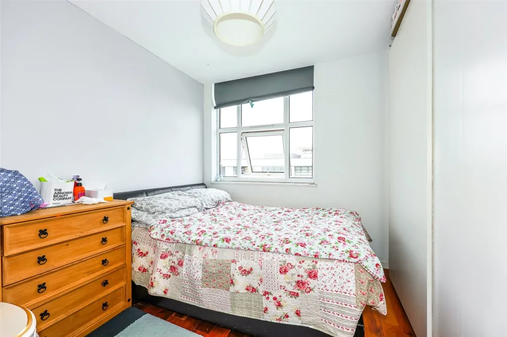 Bromyard Avenue, Acton, W3, photo 5