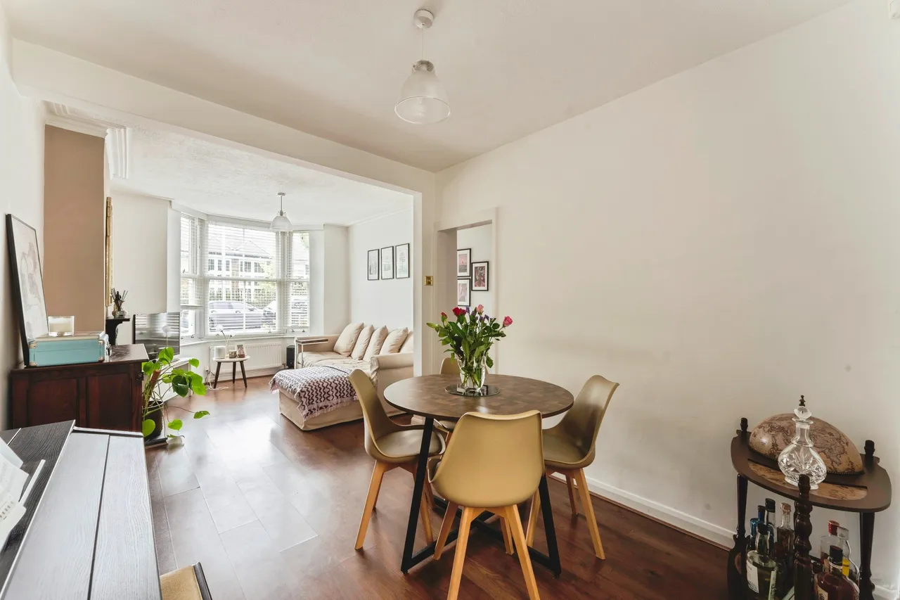 Salisbury Road, Gidea Park, RM2, photo 5