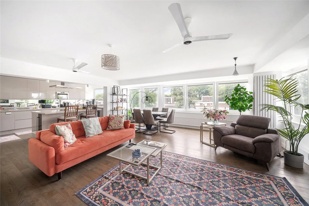 2 bed flat to rent — Somerset Road, London, SW19