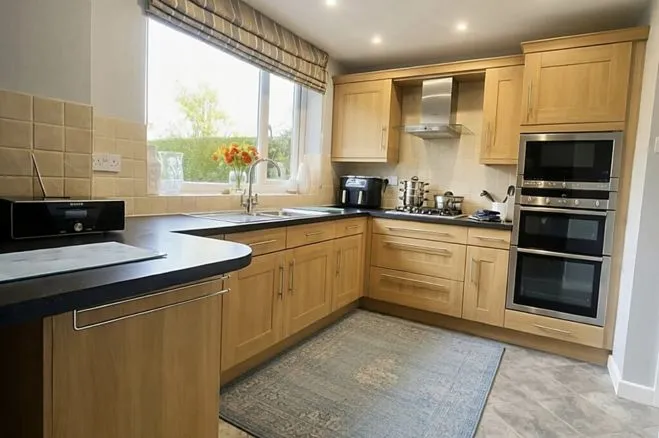 Manor Close, Nottingham, photo 6
