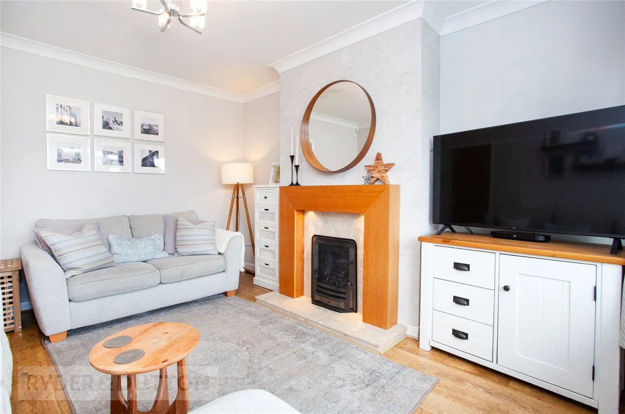 Linkside Avenue, Royton, OL2, photo 7
