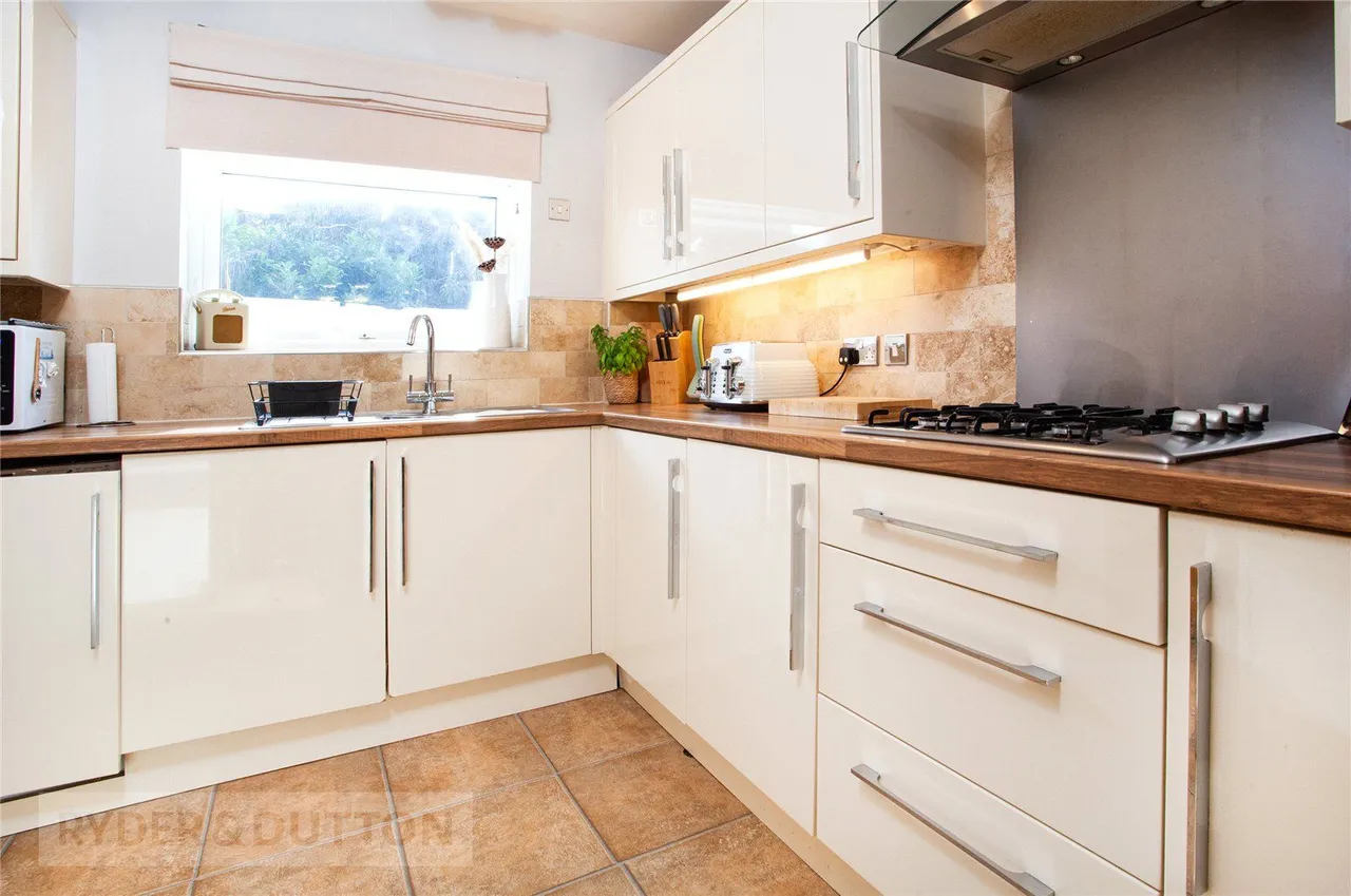 Linkside Avenue, Royton, OL2, photo 10
