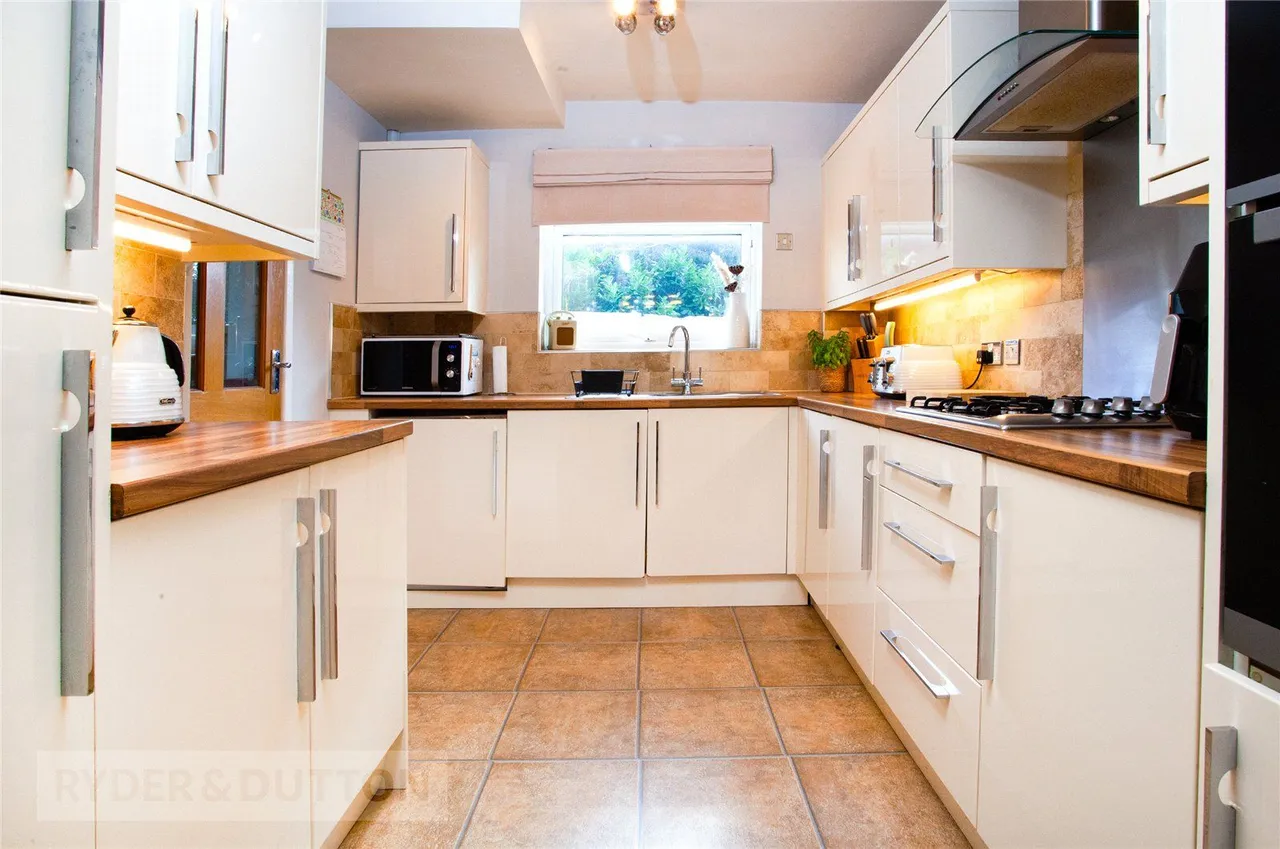 Linkside Avenue, Royton, OL2, photo 9