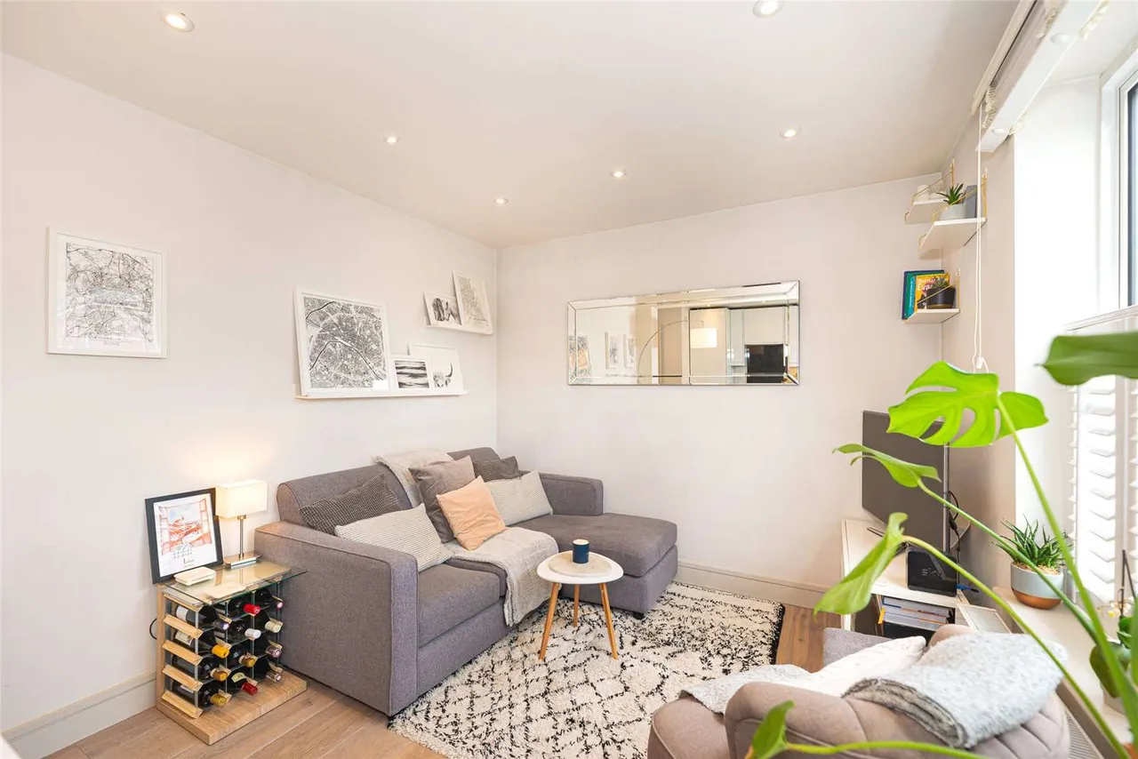 Abberley Mews, London, SW4, photo 2