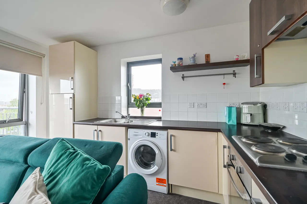 Flat 42, Catherine House, 5 Thomas Fyre Drive, London, photo 10
