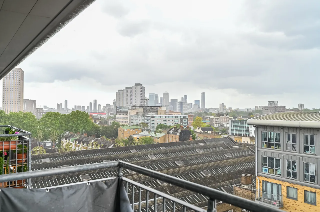 Flat 42, Catherine House, 5 Thomas Fyre Drive, London, photo 7