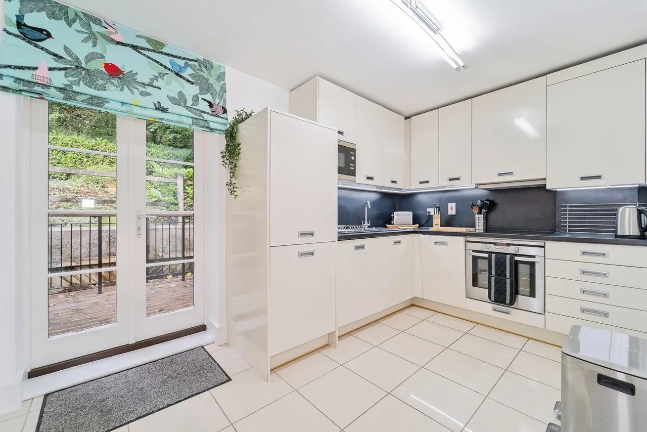 St. Brides Hill, Saundersfoot, SA69, photo 3