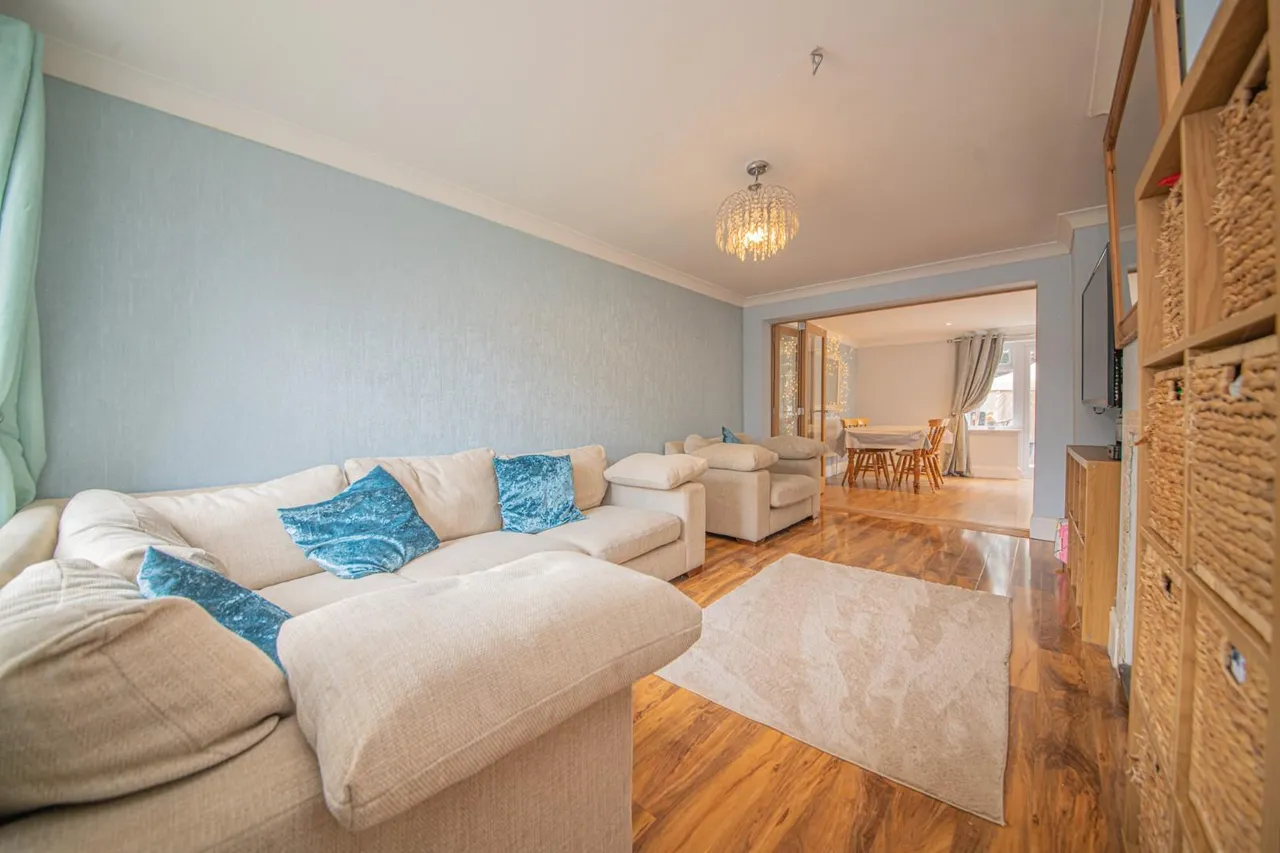 East Drive, Bishopstoke, EASTLEIGH, Hampshire, SO50 6FS, photo 5