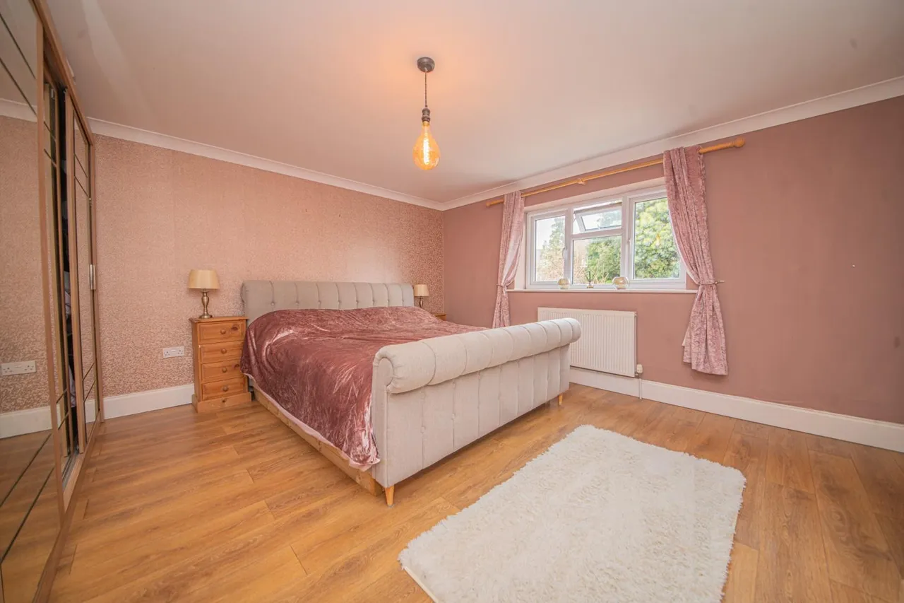 East Drive, Bishopstoke, EASTLEIGH, Hampshire, SO50 6FS, photo 11