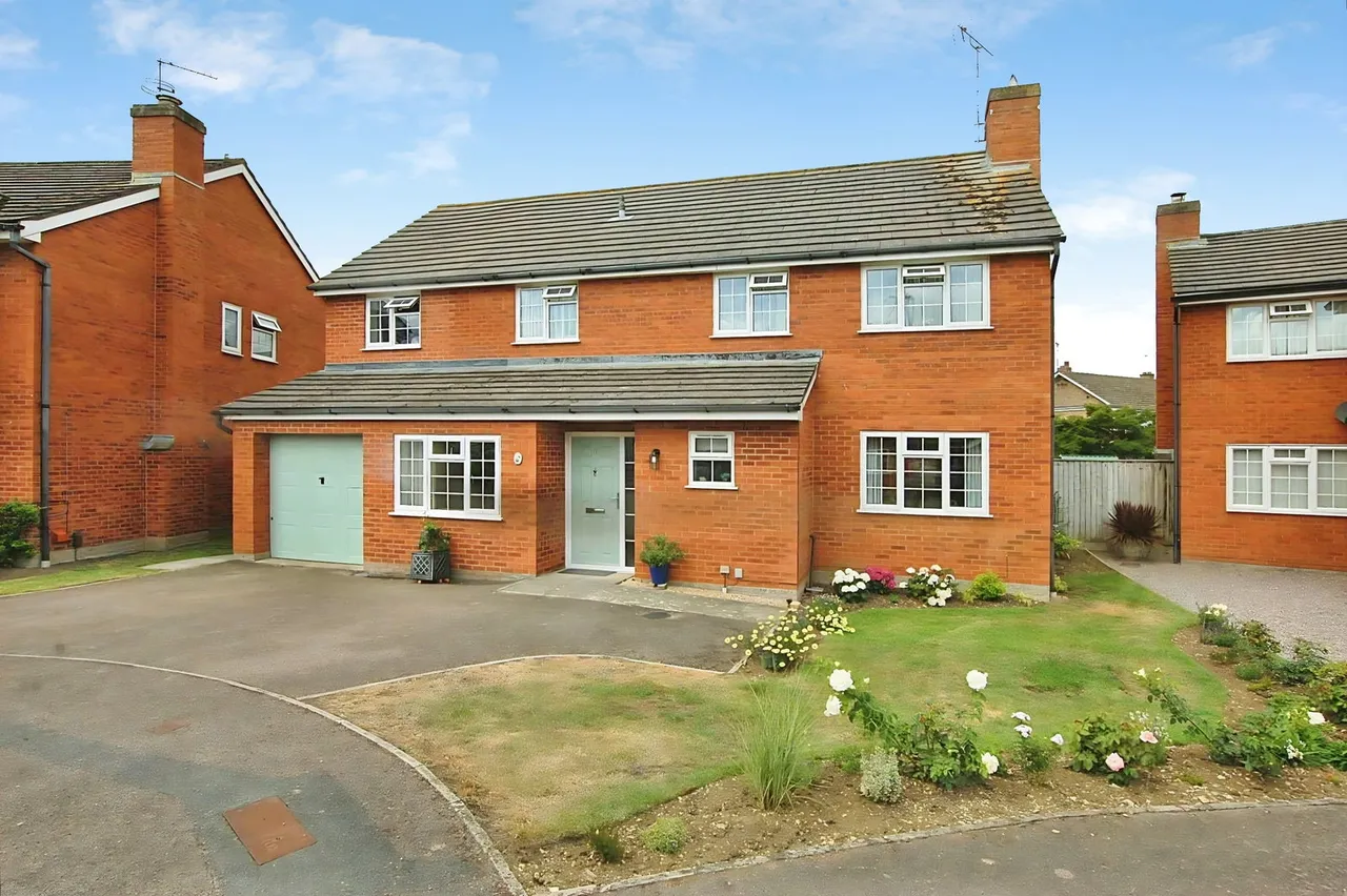 5 bed house for sale, Silverwood Way, Up Hatherley, GL51