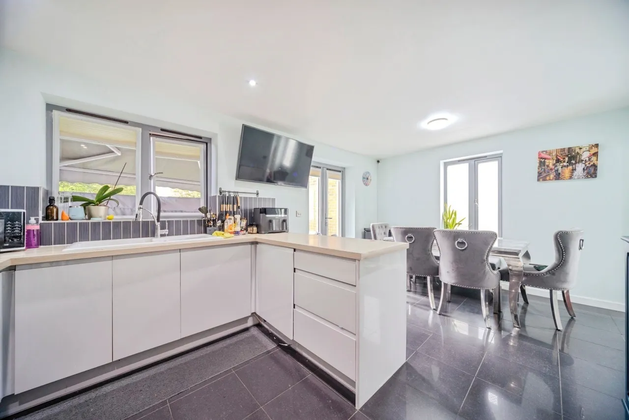 Poppy Avenue, Broughton, MK10, photo 2