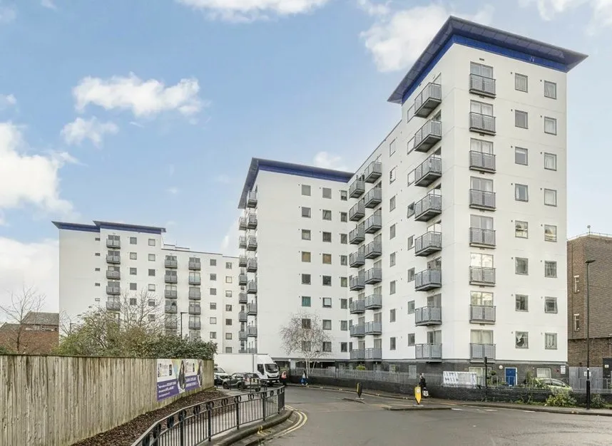 2 bed flat for sale — Prince Regent Road, Hounslow, TW3