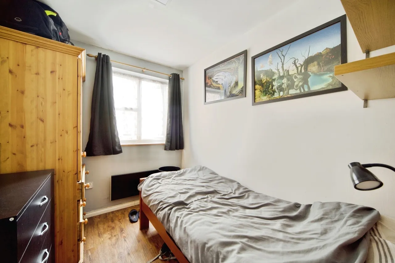 Gandhi Close, Walthamstow, E17, photo 8