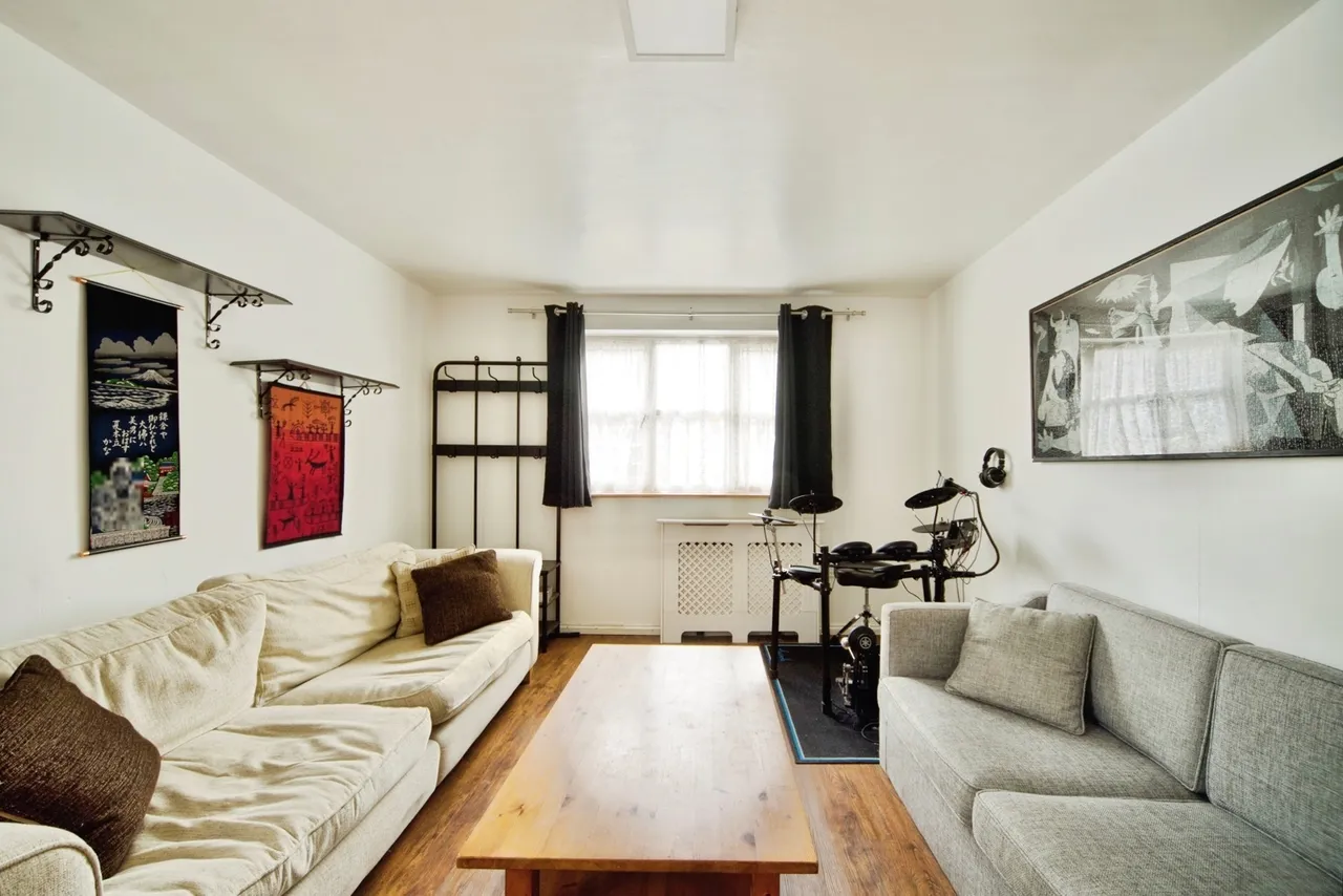 Gandhi Close, Walthamstow, E17, photo 5