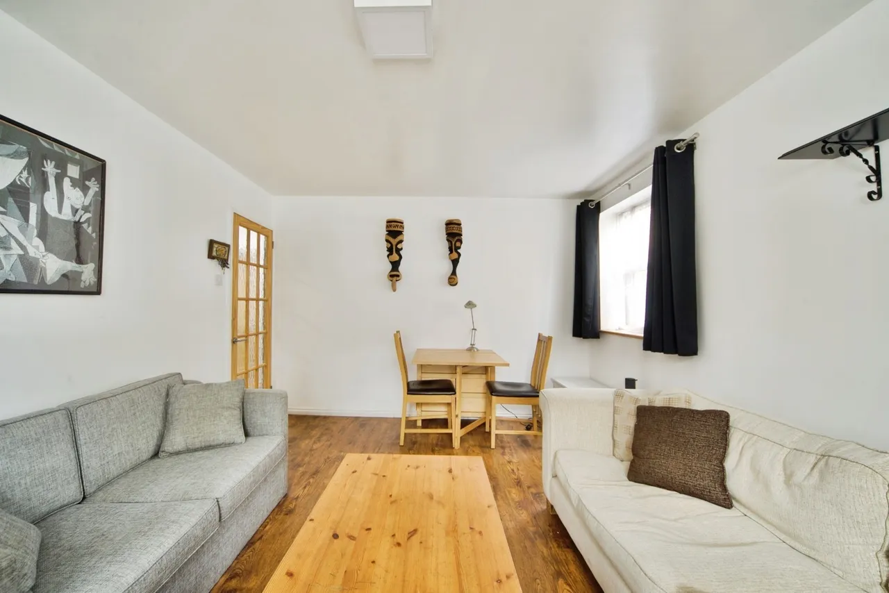 Gandhi Close, Walthamstow, E17, photo 4