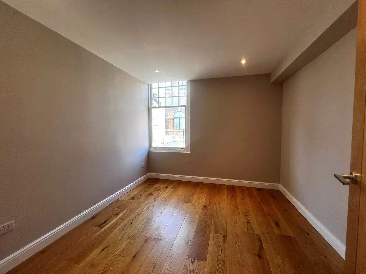East Park, Crawley, RH10, photo 5
