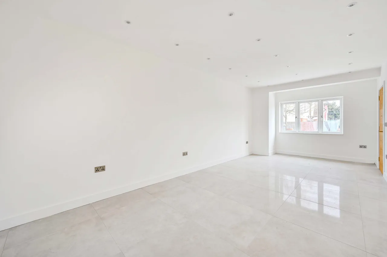 16 Tayben Avenue, Twickenham, photo 4
