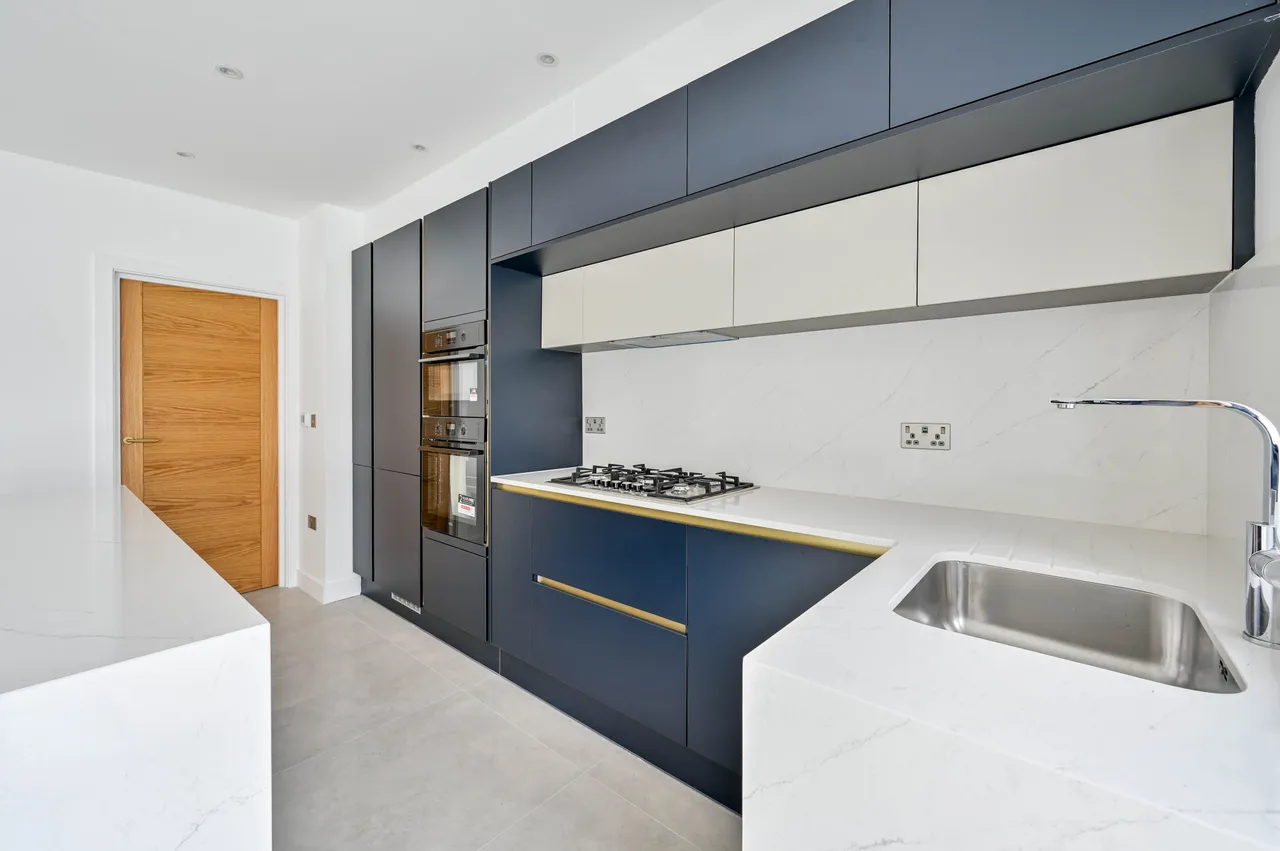 16 Tayben Avenue, Twickenham, photo 10
