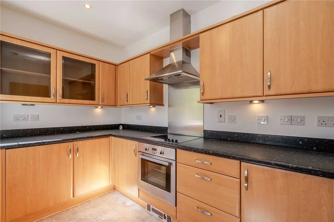 Coopers Close, Stratford-upon-Avon, Warwickshire, CV37, photo 3