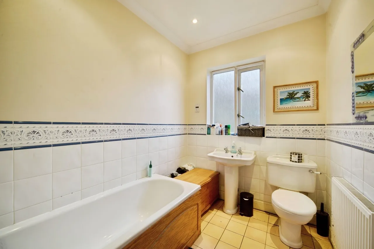 Heron Mead, ENFIELD, Middlesex, EN3, photo 21