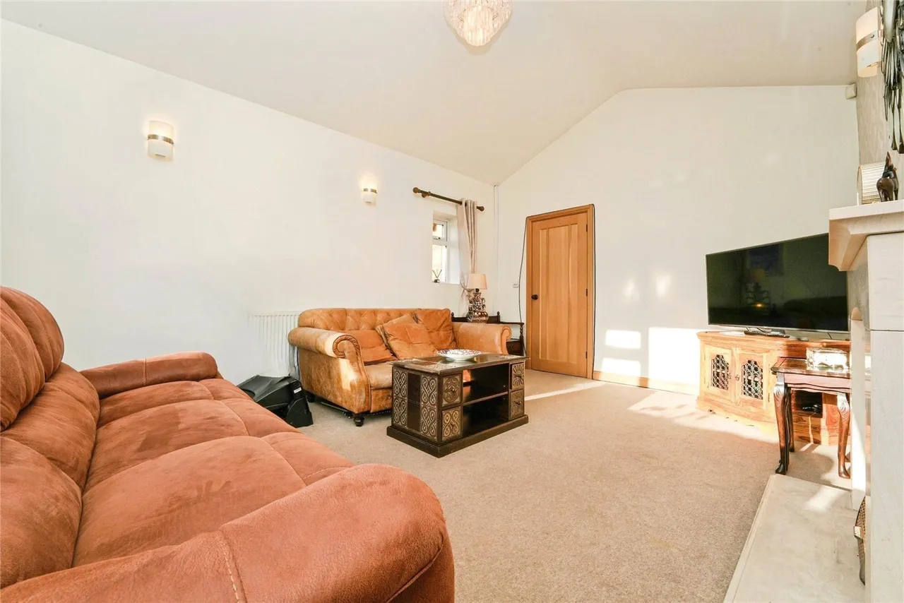 Winnycroft Lane, Matson, Gloucester, Gloucestershire, GL4, photo 9