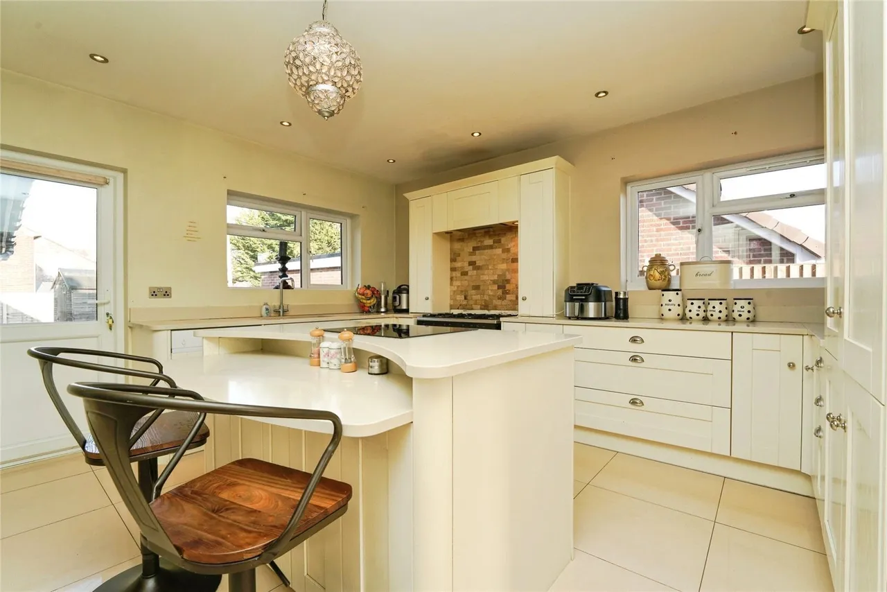 Winnycroft Lane, Matson, Gloucester, Gloucestershire, GL4, photo 5