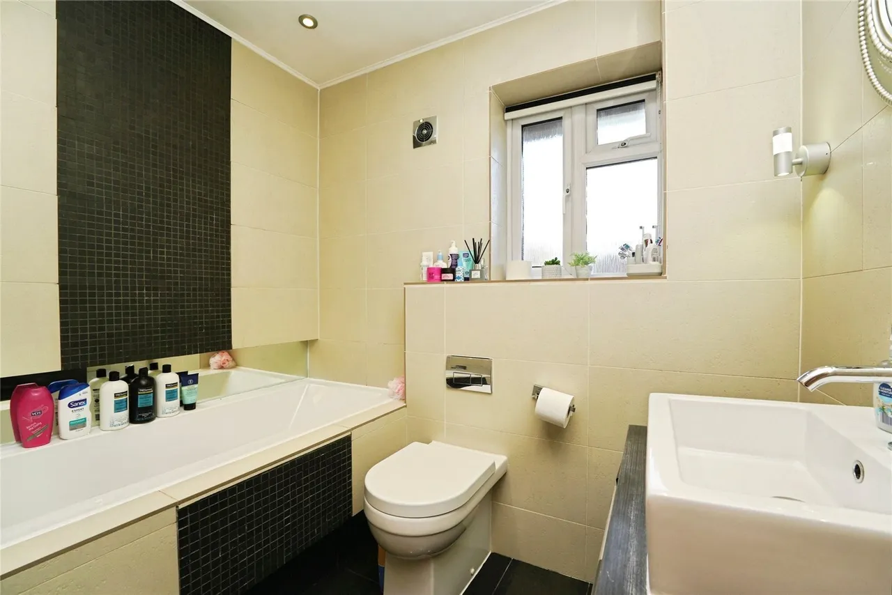 Winnycroft Lane, Matson, Gloucester, Gloucestershire, GL4, photo 12