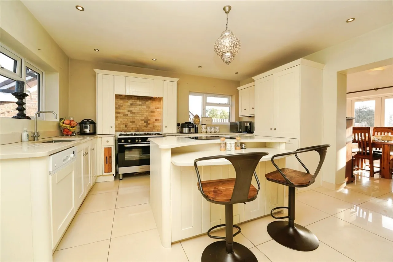 Winnycroft Lane, Matson, Gloucester, Gloucestershire, GL4, photo 4