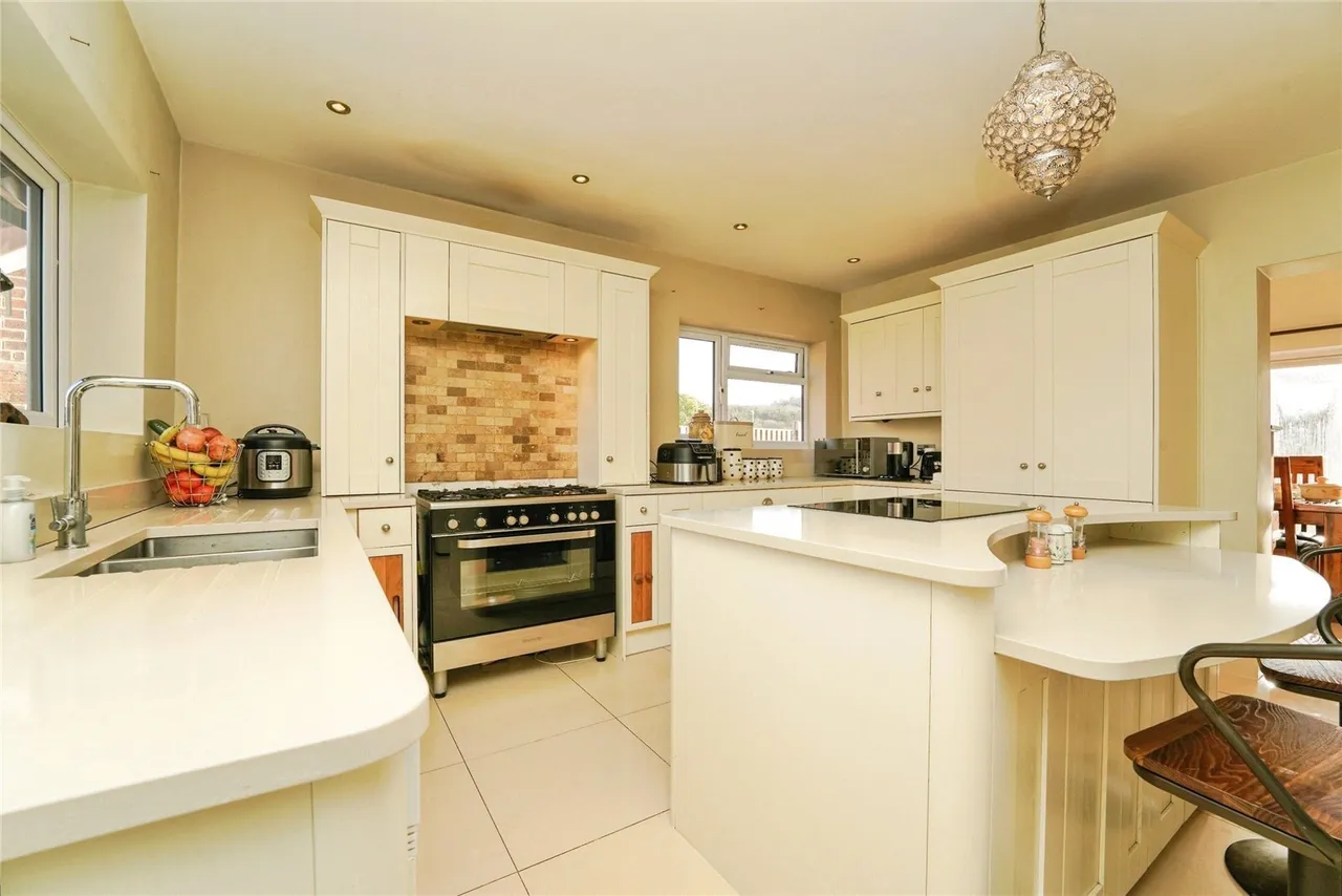 Winnycroft Lane, Matson, Gloucester, Gloucestershire, GL4, photo 3